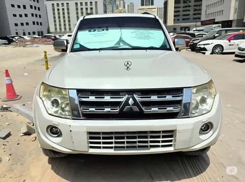 ميتسوبيشي باجيرو 3.8L 5 Door Full 2014 مستعملة ميتسوبيشي باجيرو 3.8L 5 Door Full 2014 مستعملة للبيع