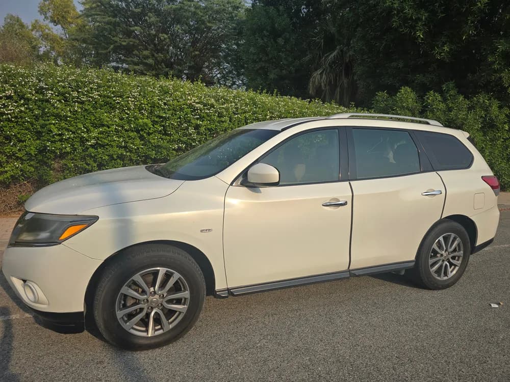 Used Nissan Pathfinder 3.5 SE 2014