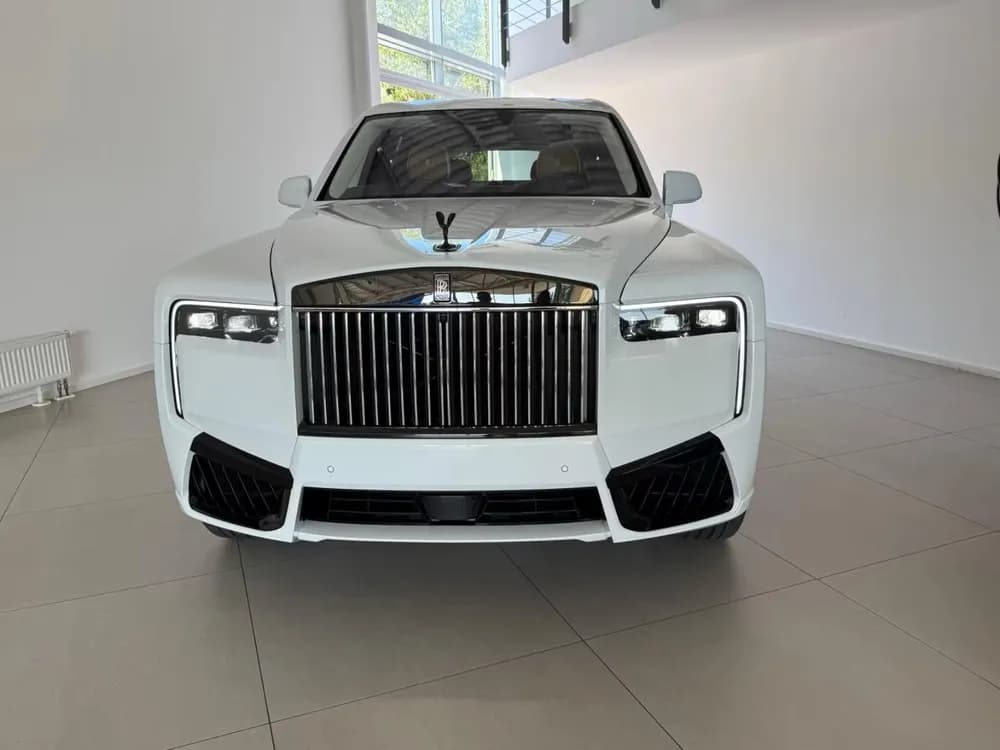 New Rolls Royce Cullinan 6.75L Twin-Turbo (563 HP) 2026