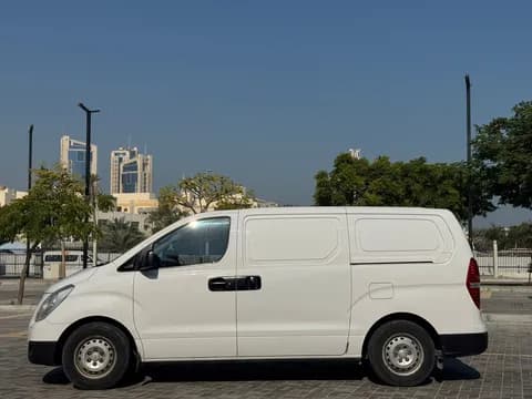 Used Hyundai H1 3-Seater Cargo Van 2018 Used Hyundai H1 3-Seater Cargo Van 2018 for sale