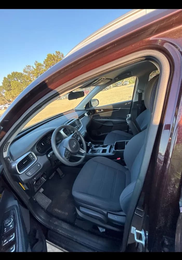 كيا سورينتو 3.3L Mid Option (AWD) 2016 مستعملة