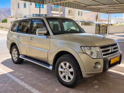 ميتسوبيشي باجيرو 3.5L 5 Door Basic 2011 مستعملة ميتسوبيشي باجيرو 3.5L 5 Door Basic 2011 مستعملة للبيع