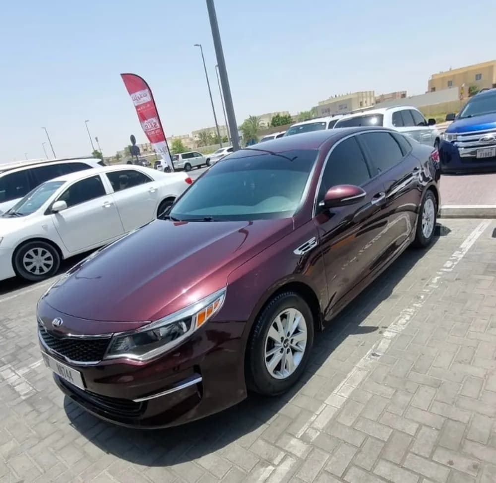 كيا أوبتيما 4 Door 2.4L LX 2018 مستعملة