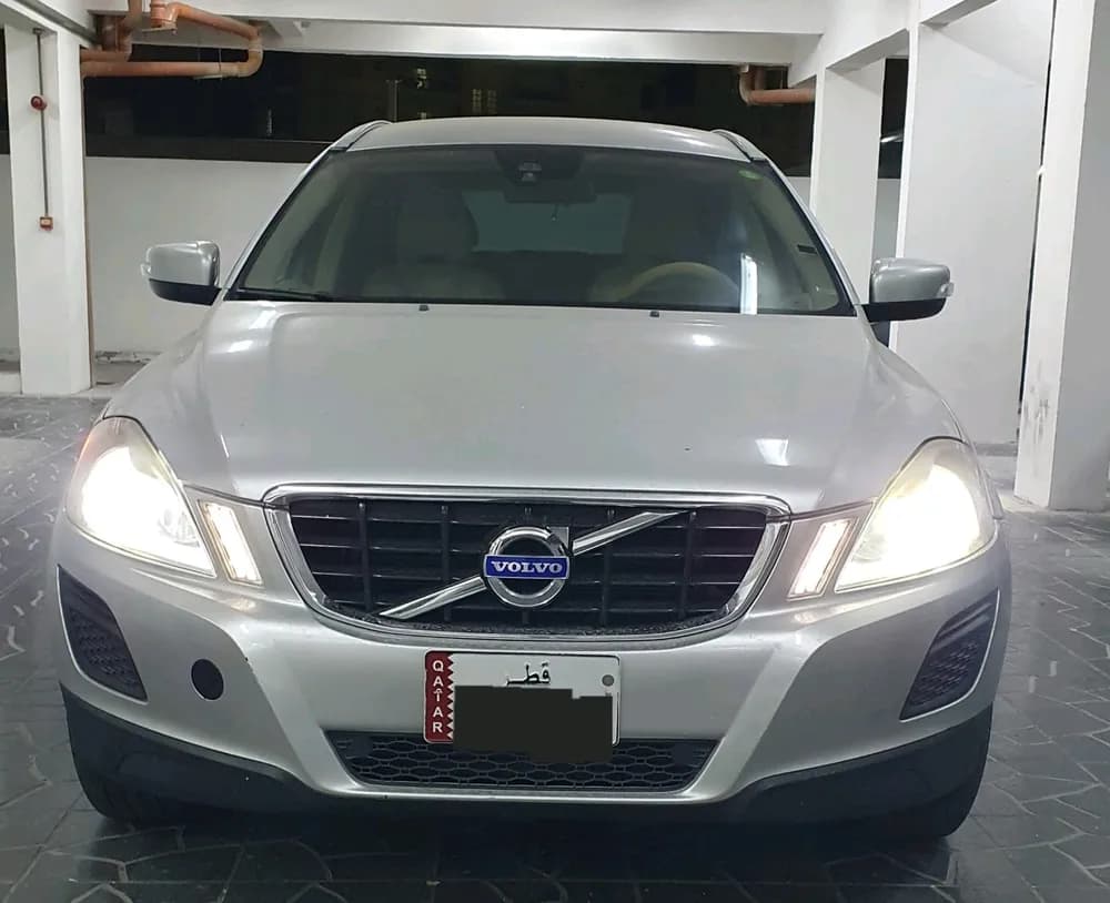 فولفو اكس سي60 2.0T T6 R Design 2012 مستعملة