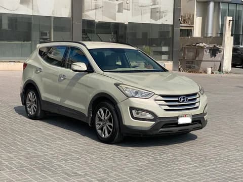 هيونداي سانتافيه 3.3L دفع رباعي 2014 مستعملة هيونداي سانتافيه 3.3L دفع رباعي 2014 مستعملة للبيع