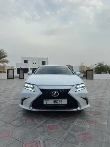 لكزس إي أس 350 4 door 3.5L 2015 مستعملة لكزس إي أس 350 4 door 3.5L 2015 مستعملة للبيع