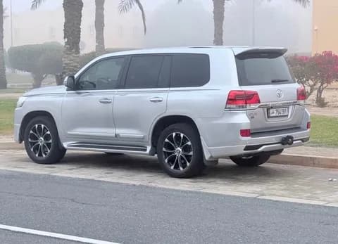 Used Toyota Land Cruiser 5 Door 4.6L 2016 Used Toyota Land Cruiser 5 Door 4.6L 2016 for sale
