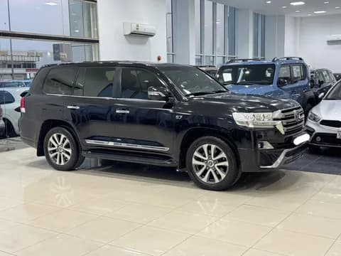 Used Toyota Land Cruiser 5 Door 5.7L 2016 Used Toyota Land Cruiser 5 Door 5.7L 2016 for sale