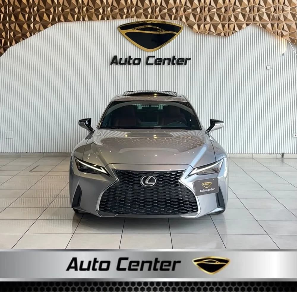لكزس آي إس 350 Prestige 2024 مستعملة