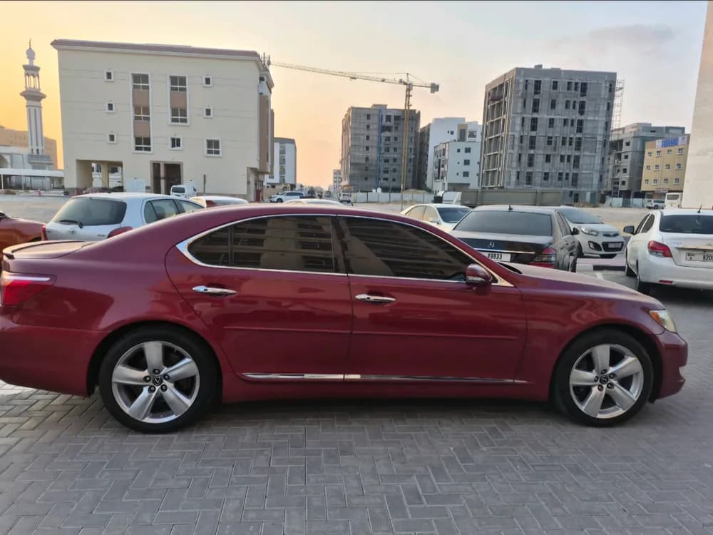 لكزس أل أس 460 4 door 4.6L SWB 2010 مستعملة