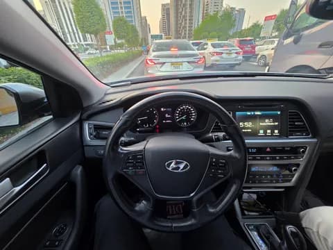 هيونداي سوناتا 2.4L Top 2015 مستعملة هيونداي سوناتا 2.4L Top 2015 مستعملة used_cars.forSale