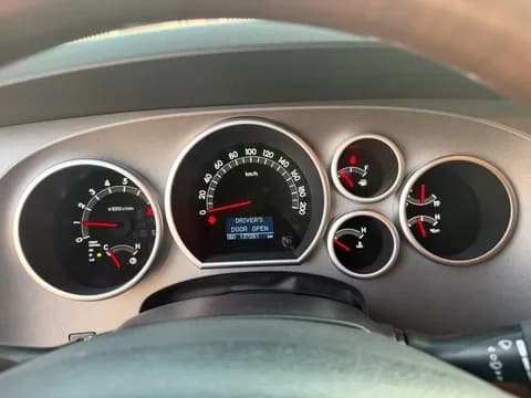 تويوتا سيكويا 5.7L V8 2012 مستعملة تويوتا سيكويا 5.7L V8 2012 مستعملة used_cars.forSale