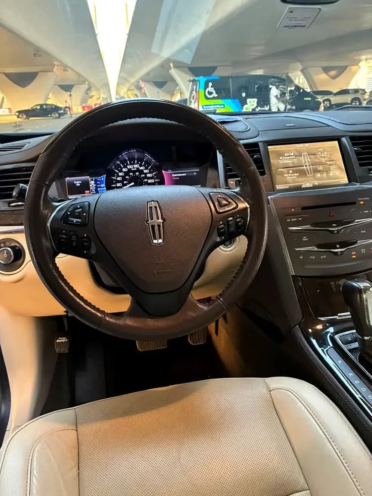 Used Lincoln MKS 2014