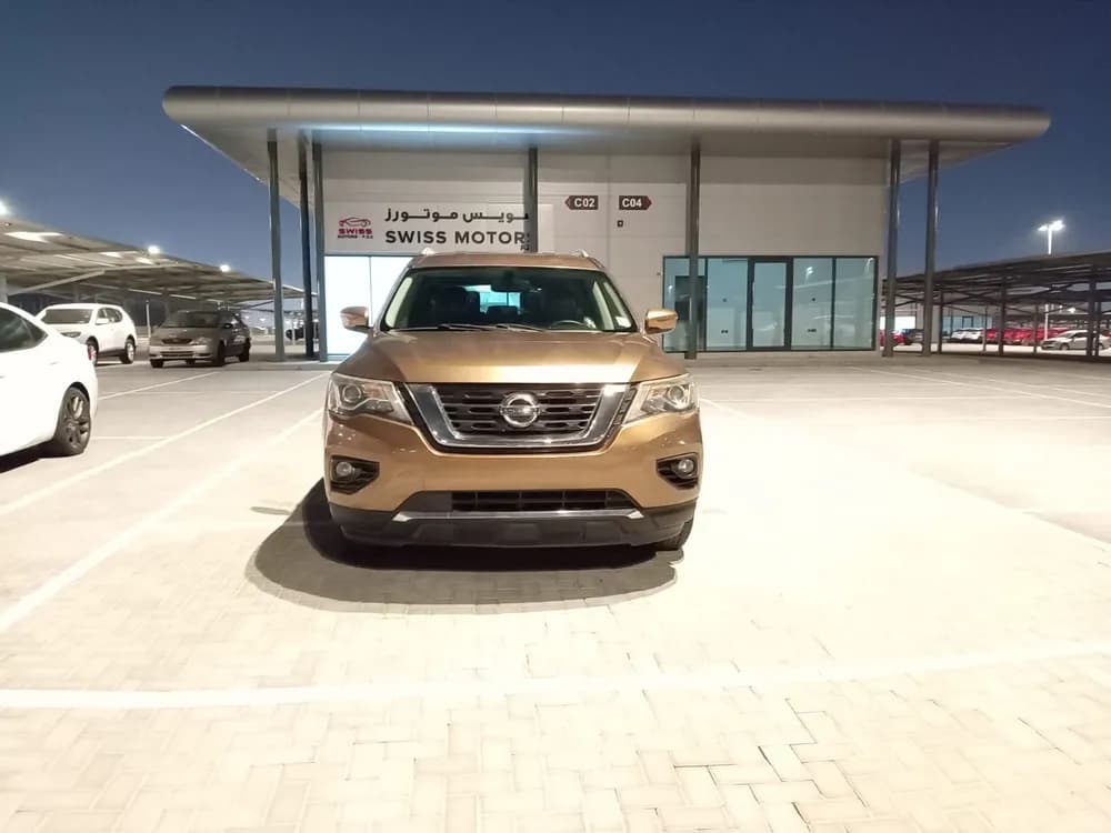 مستعملة نيسان باثفايندر 3.5L SL 4WD 7 Seater 2017