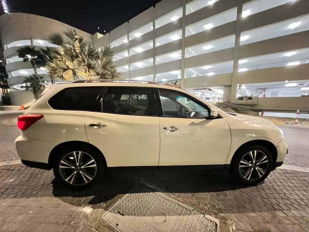 New Nissan Pathfinder 3.5L SL 4WD 2020