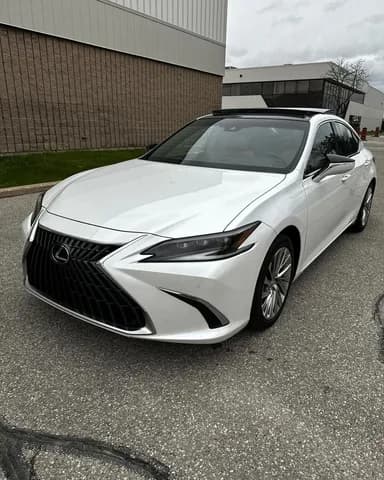 Used Lexus ES 350 4 door 3.5L 2022 Used Lexus ES 350 4 door 3.5L 2022 used_cars.forSale