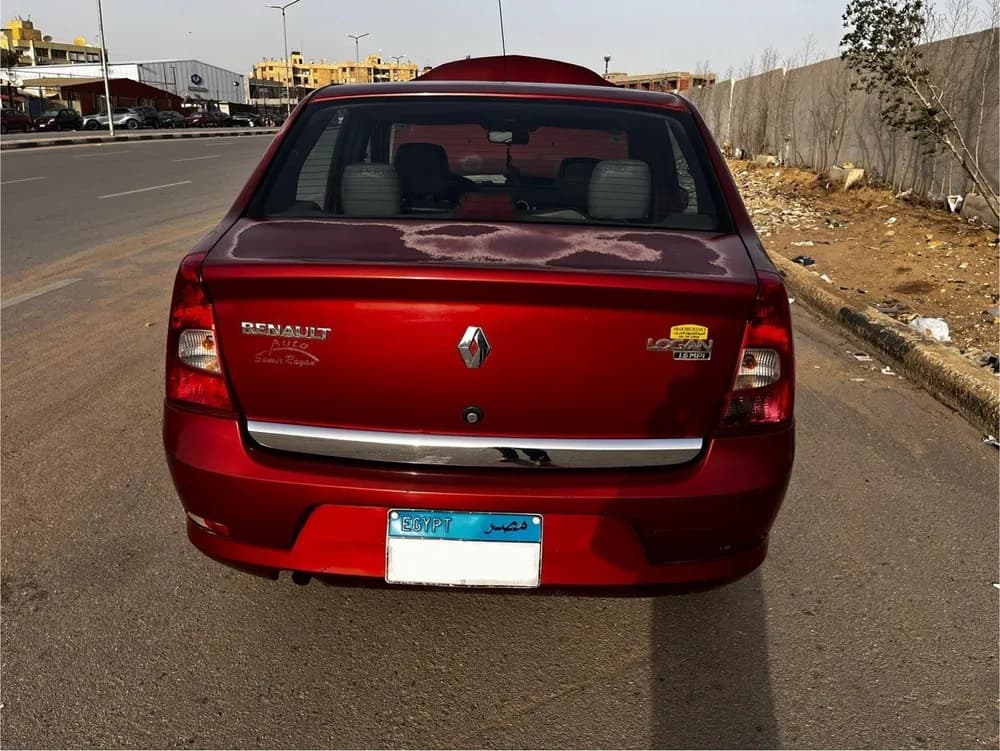 رينو لوجان 4 Door 1.6L Manual 2011 مستعملة
