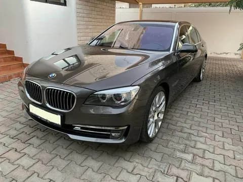 بي إم دبليو الفئة السابعة 740i 2015 مستعملة بي إم دبليو الفئة السابعة 740i 2015 مستعملة للبيع