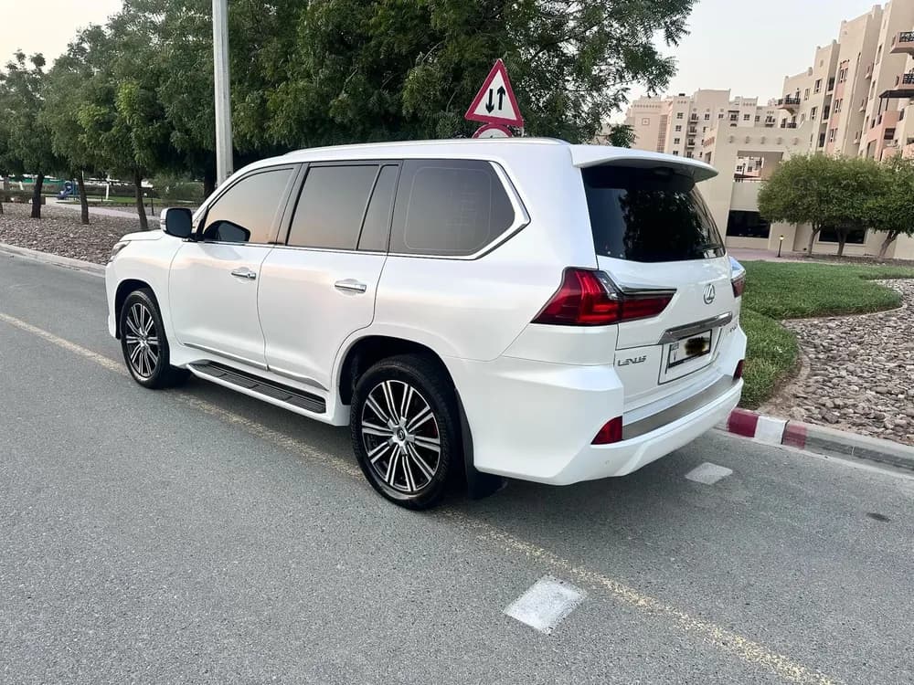 Used Lexus LX 570 5 door 5.7L 2021