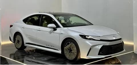 New Toyota Camry 2.5L LE Hybrid (212 HP) 2026