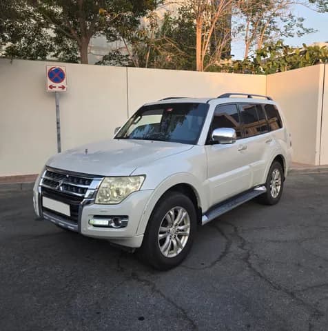 Used Mitsubishi Pajero 3.8L 5 Door Full 2015 Used Mitsubishi Pajero 3.8L 5 Door Full 2015 for sale