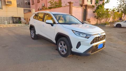 تويوتا راف4 2.5L 4WD STD 2025 مستعملة