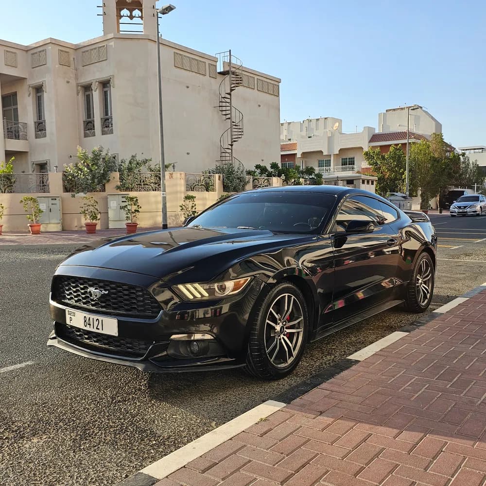 فورد موستانج 2.3L إيكوبوست كوبيه 2015 مستعملة