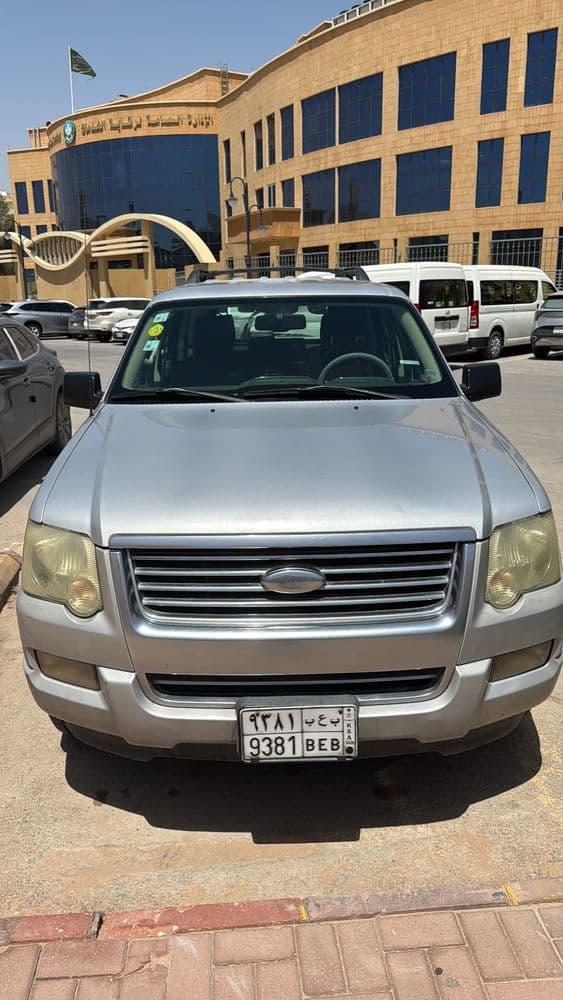 Used Ford Explorer XLT 2011