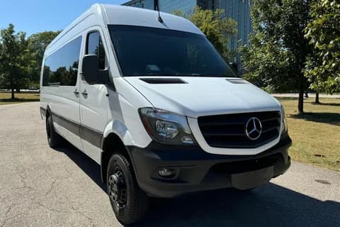 مرسيدس بنز بزنيس فان سبرينتر قي اي بي 10 Seater 2018 مستعملة مرسيدس بنز بزنيس فان سبرينتر قي اي بي 10 Seater 2018 مستعملة للبيع