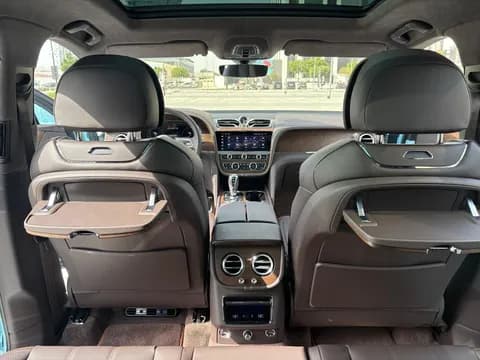 Used Bentley Bentayga 4.0L V8 EWB Azure 2023 Used Bentley Bentayga 4.0L V8 EWB Azure 2023 for sale