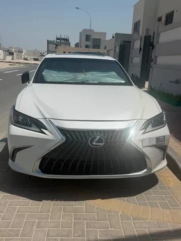 لكزس إي إس 350 Platinum 2023 مستعملة لكزس إي إس 350 Platinum 2023 مستعملة used_cars.forSale