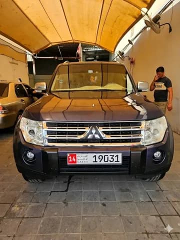 ميتسوبيشي باجيرو 3.5L 3 Door Mid 2009 مستعملة ميتسوبيشي باجيرو 3.5L 3 Door Mid 2009 مستعملة used_cars.forSale