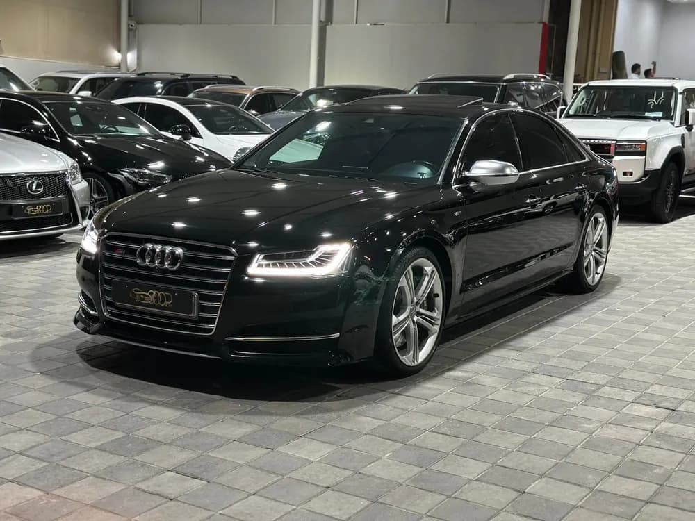 أودي أس8 4.0T (520 HP) 2015 مستعملة