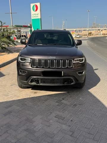 جيب جراند شيروكي لمتيد 2021 مستعملة جيب جراند شيروكي لمتيد 2021 مستعملة used_cars.forSale