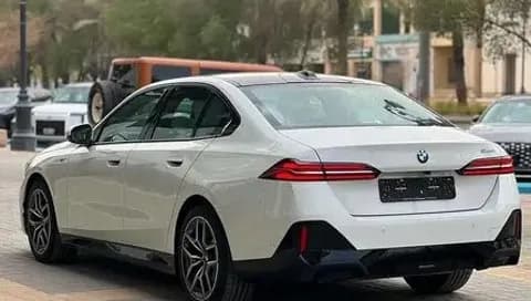 بي إم دبليو الفئة الخامسة - سيدان 520i 2025 جديدة بي إم دبليو الفئة الخامسة - سيدان 520i 2025 جديدة used_cars.forSale