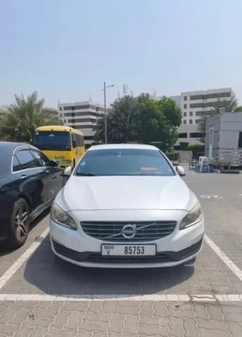 فولفو أس60 2.0 T5 R-Design 2015 مستعملة فولفو أس60 2.0 T5 R-Design 2015 مستعملة used_cars.forSale