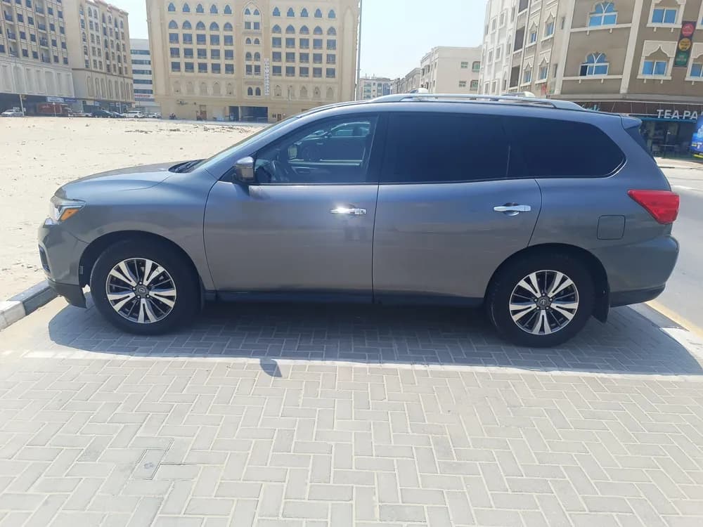 Used Nissan Pathfinder 3.5L SL 4WD 2017